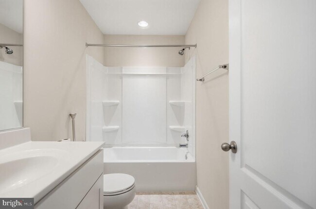 Building Photo - 43 Cecily Way