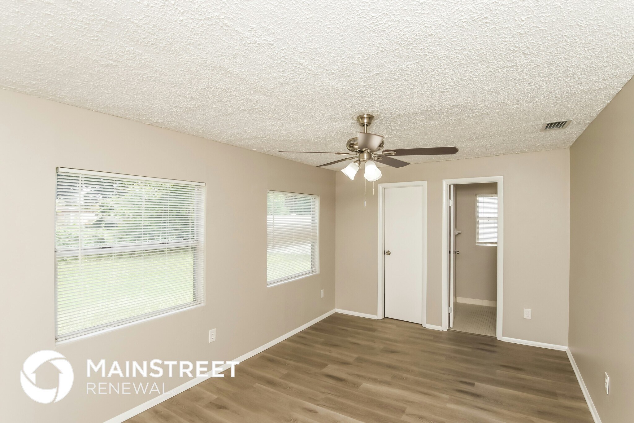 Building Photo - 4395 Sherwood Blvd