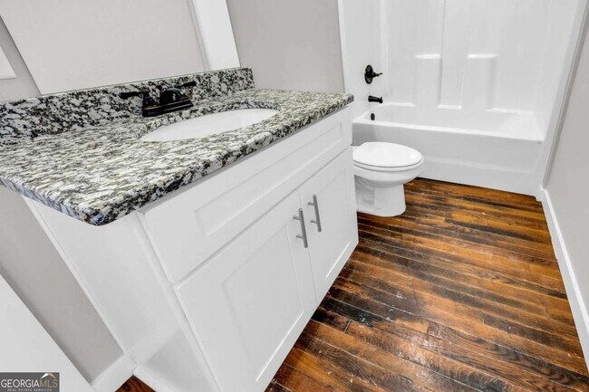 Building Photo - 86 S Forest Ave