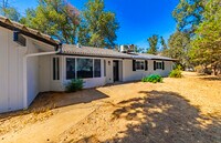 Building Photo - 35680 Forest Dr