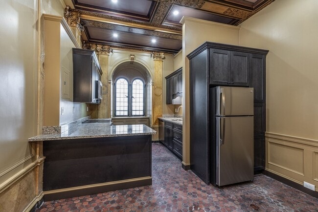 Building Photo - 107 Beacon St