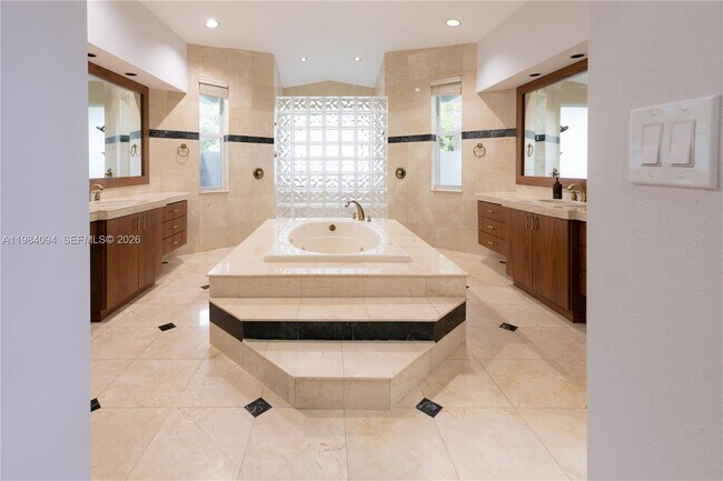 Building Photo - 7440 SW 170th Terrace