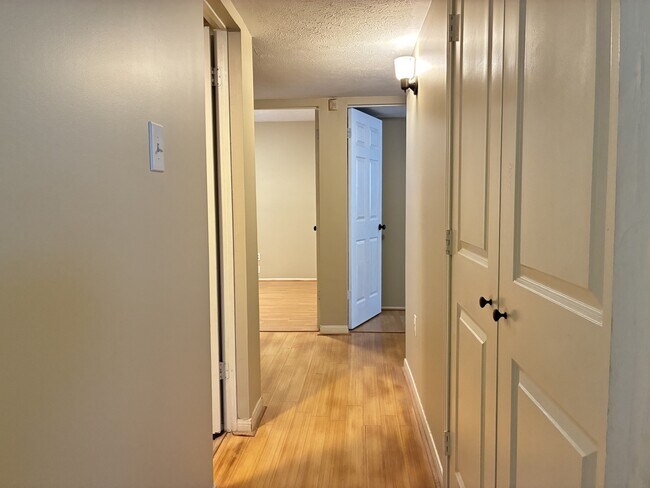 Building Photo - 2715 Kingfisher Dr