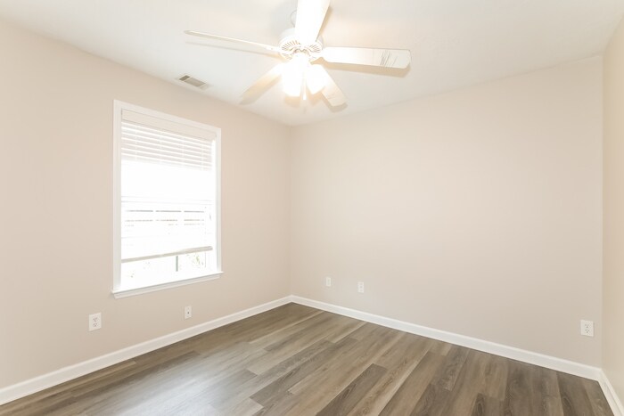 Building Photo - 1056 Grove Landing Ln