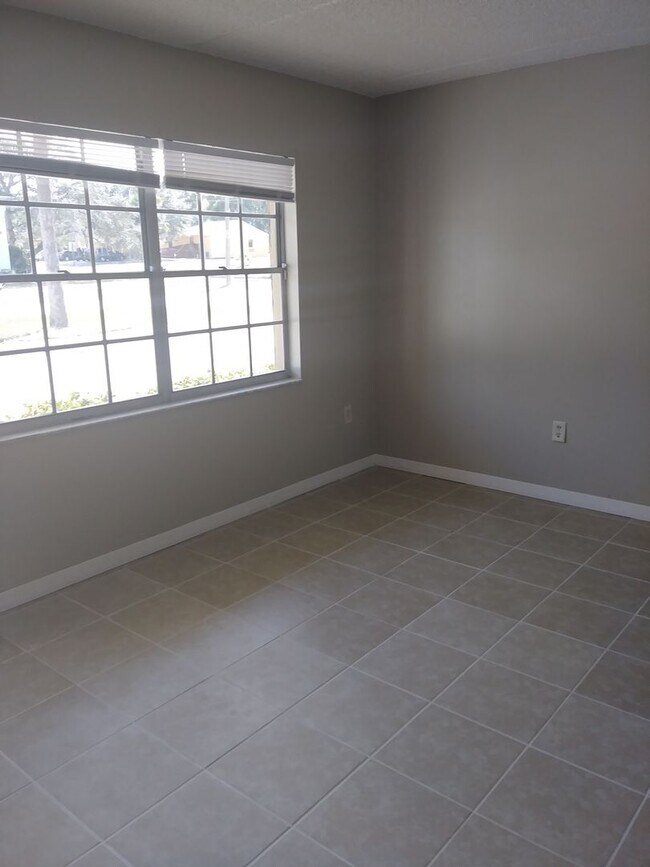 Building Photo - 1BR/1 BA Apt in Historic Downtown Eustis - Newly renovated with Laundry Room and W/D hookups