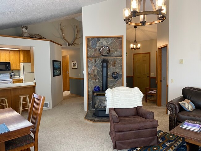 Building Photo - 391 N Somers Rd