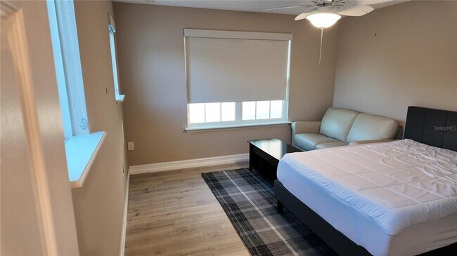 Building Photo - 8764 Lookout Pointe Dr