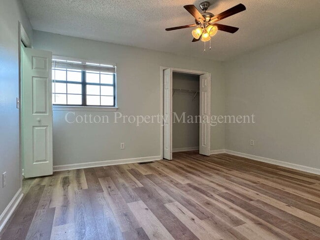 Building Photo - 1731 S 41st St