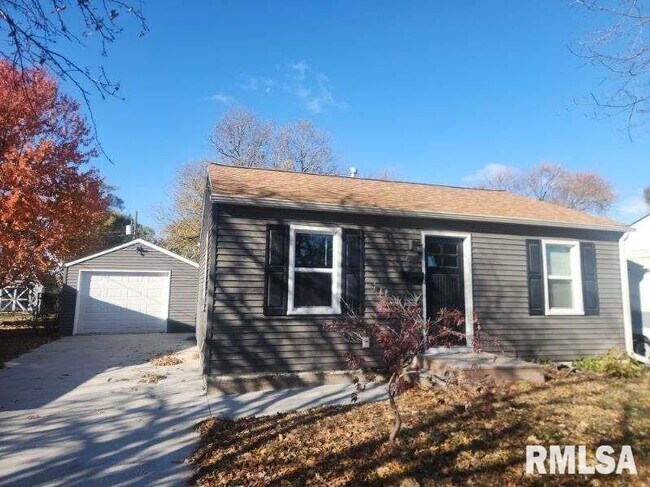 Primary Photo - 240 5th St E