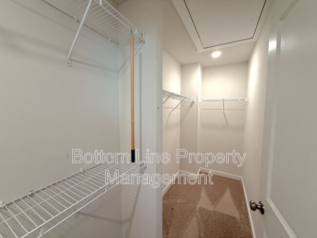 Building Photo - 706 Anglin Forest Way