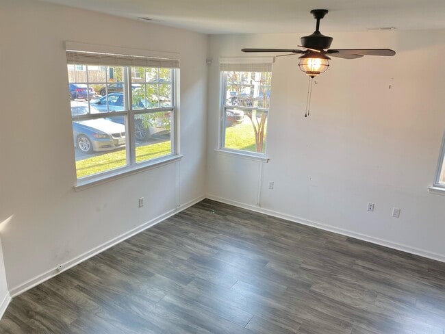 Building Photo - 1685 Halesworth Ln