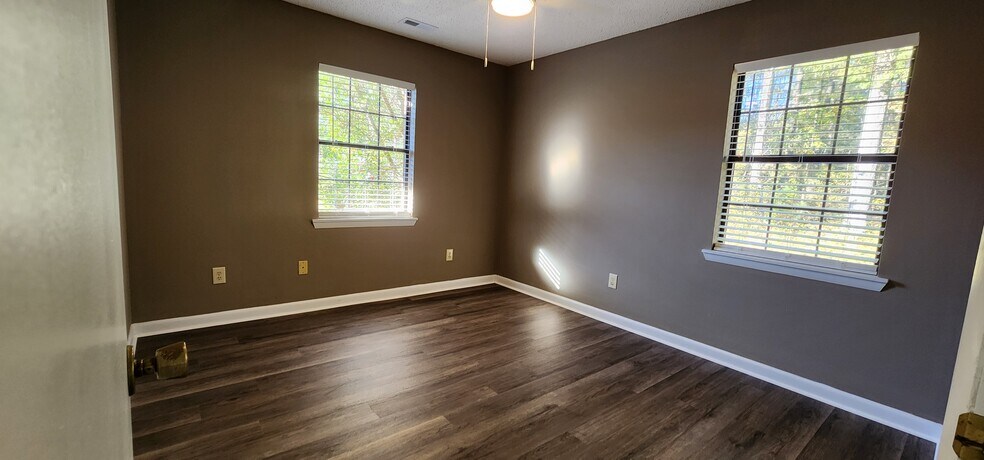 Cloverland-Denson-Master-Bedroom - 704 Denson Ave SW