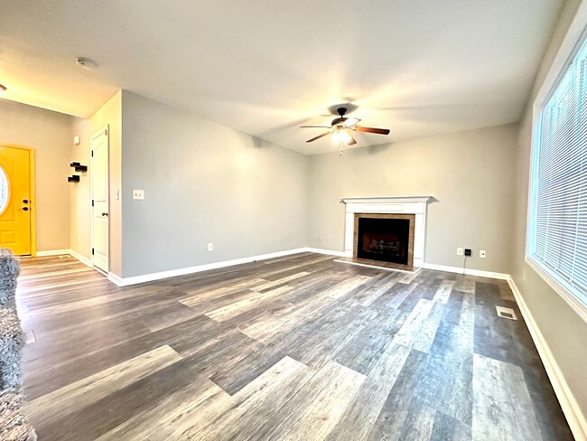 Building Photo - 1192 Meachem Dr