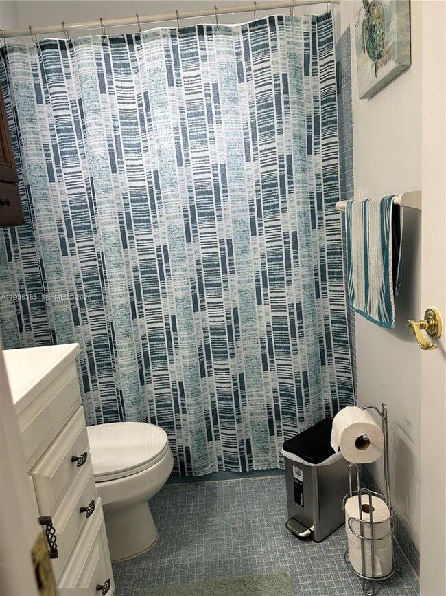 Building Photo - 2420 Park Ln