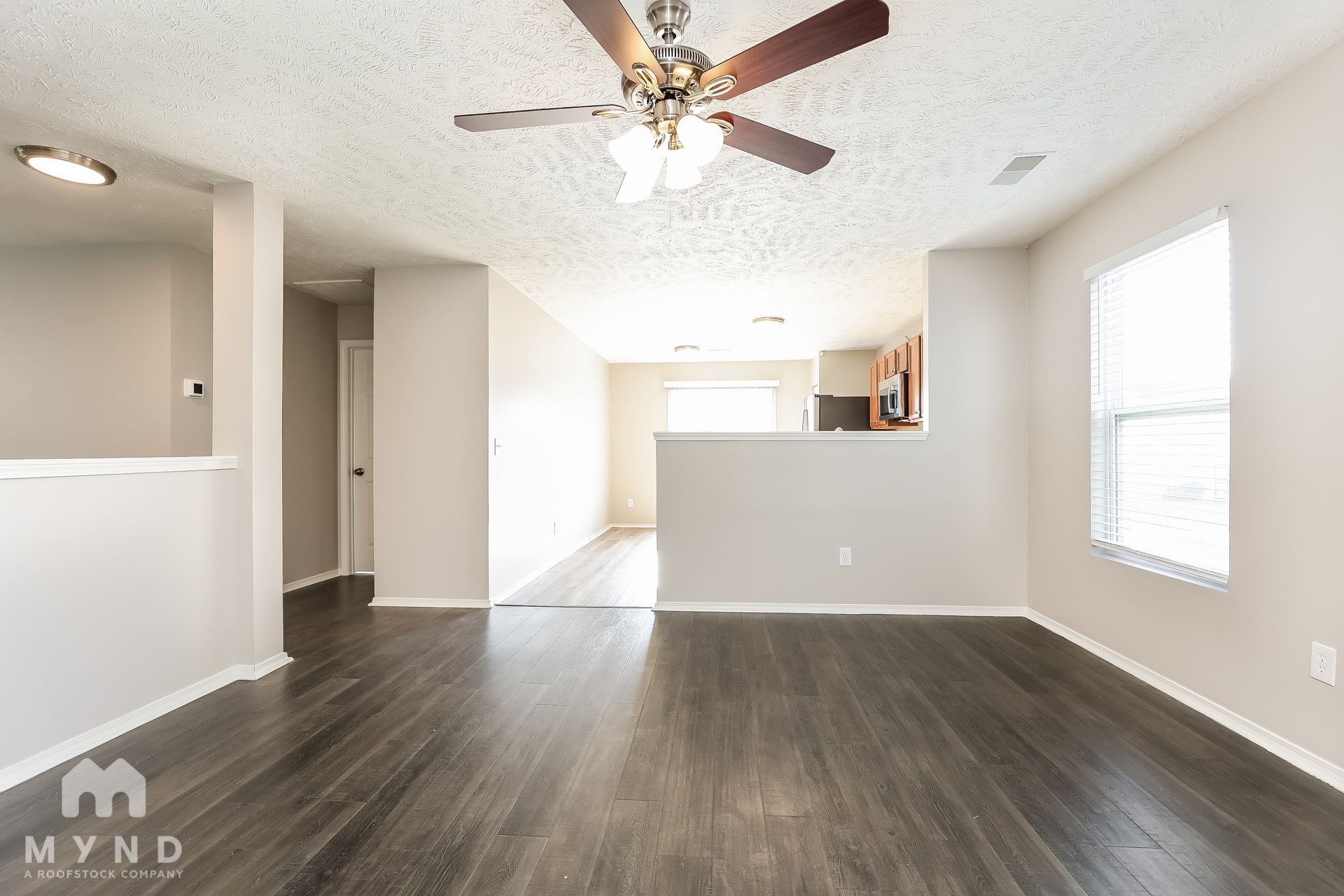 Building Photo - 2827 Creekbend Dr