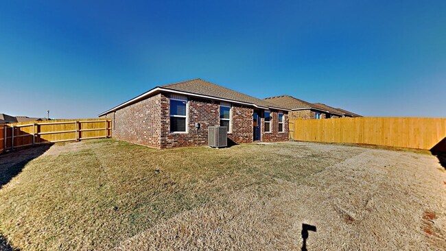 Building Photo - Very Nice and Spacious 4 Bedroom 2 Bath Home With Office/Flex Space in Yukon Schools
