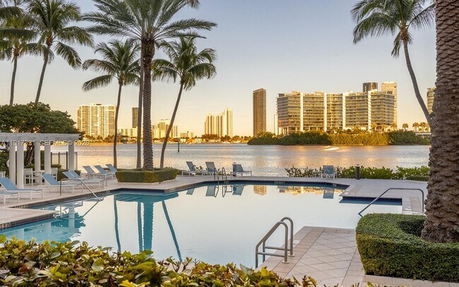 Building Photo - 3255 NE 184th St