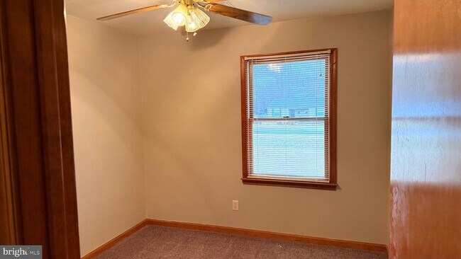 Building Photo - 3869 Midstate Rd