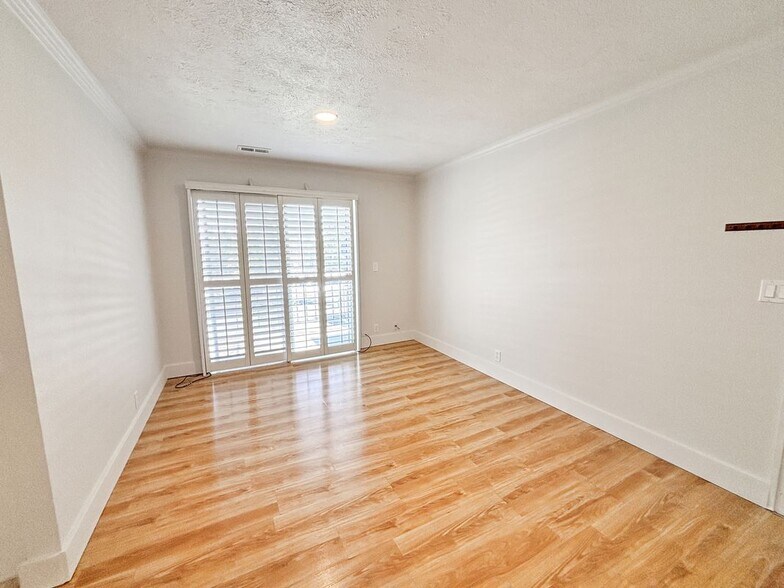 Building Photo - 4650 Quail Park Dr