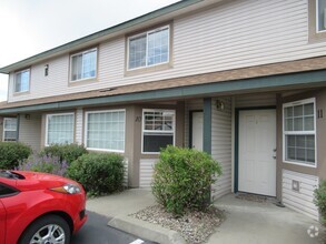 Building Photo - Beautiful 2 Bed 1.5 Bath Condo!