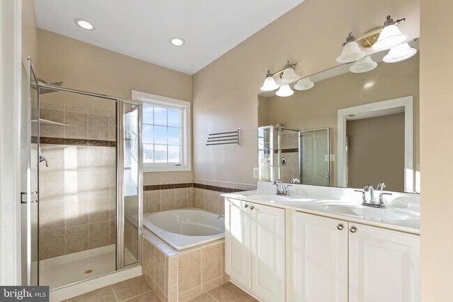 Building Photo - 23209 Robin Song Dr