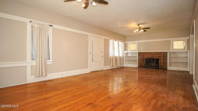 Building Photo - 7600 Franklin Dr