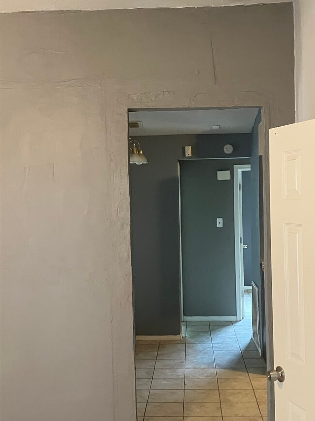 Building Photo - 6207 Valley King