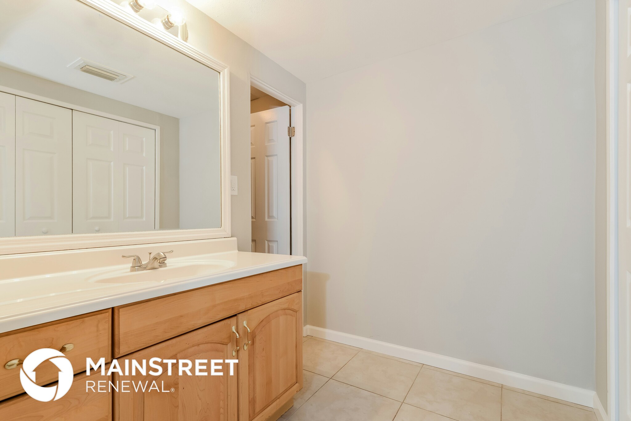 Building Photo - 2652 White Sands Dr