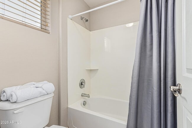 Building Photo - 7657 S Debra Dr