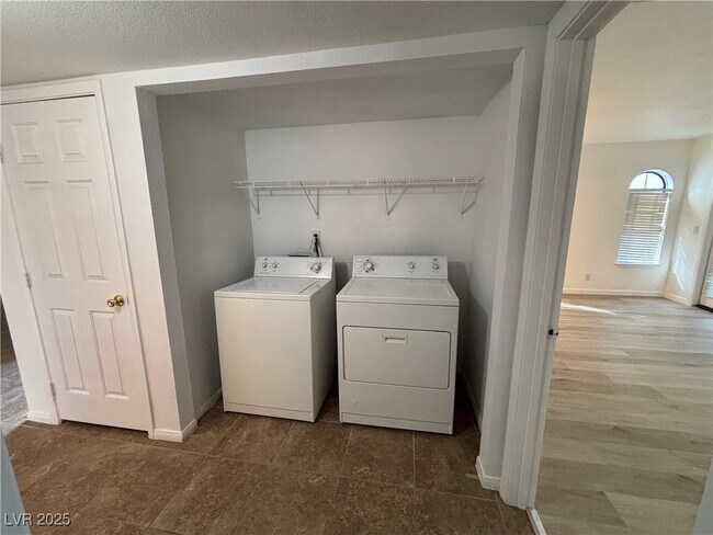 Building Photo - 4013 Nook Way