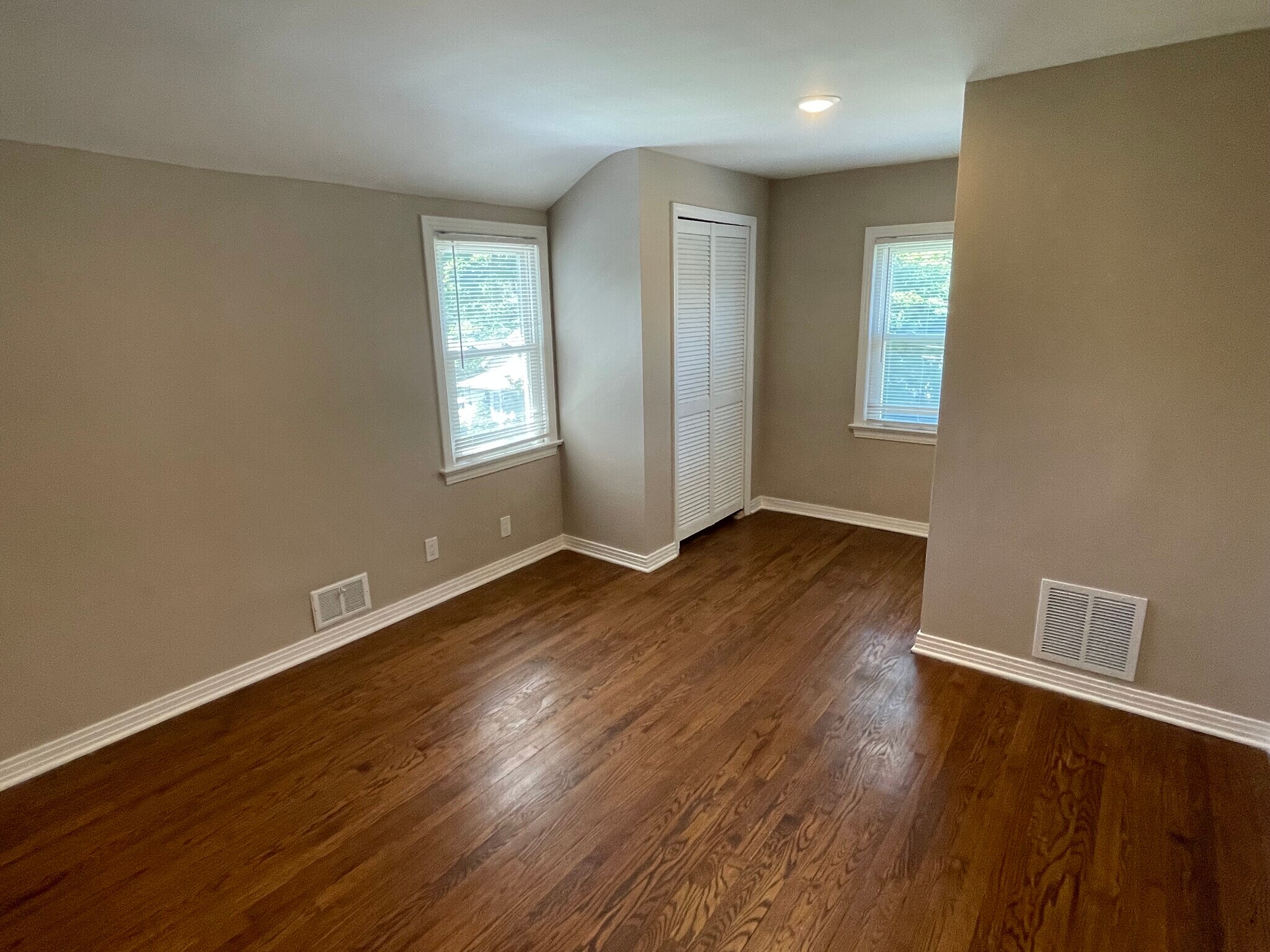 Building Photo - 544 Oritani Pl