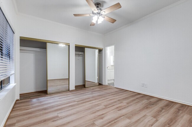 Building Photo - 6006 Auburndale Ave