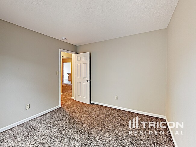Building Photo - 10436 Apple Creek Dr