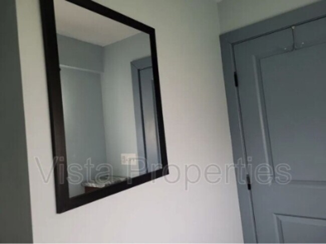 Building Photo - 40216