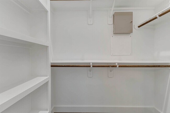 Building Photo - 5859 Dolores St