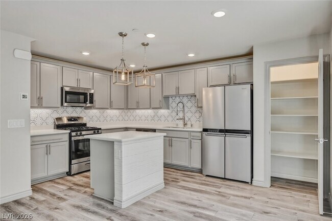 Building Photo - 305 Quail Dove Ave