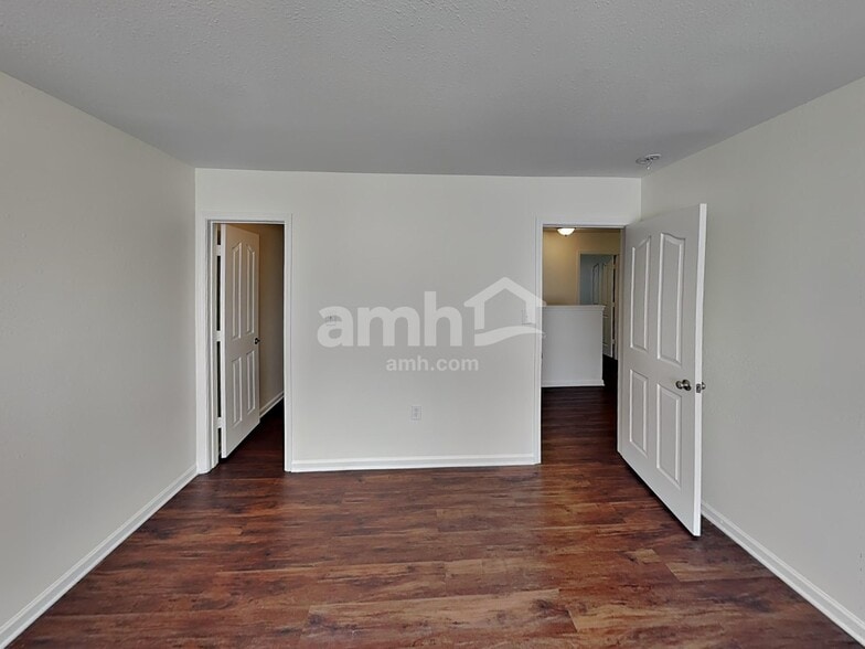 Building Photo - 14718 Watertrace Dr