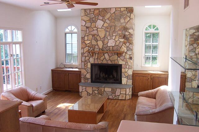 Building Photo - 9405 Locust Hill Rd