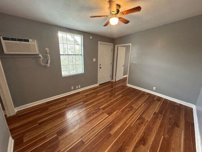 Building Photo - 2319 Observation Dr