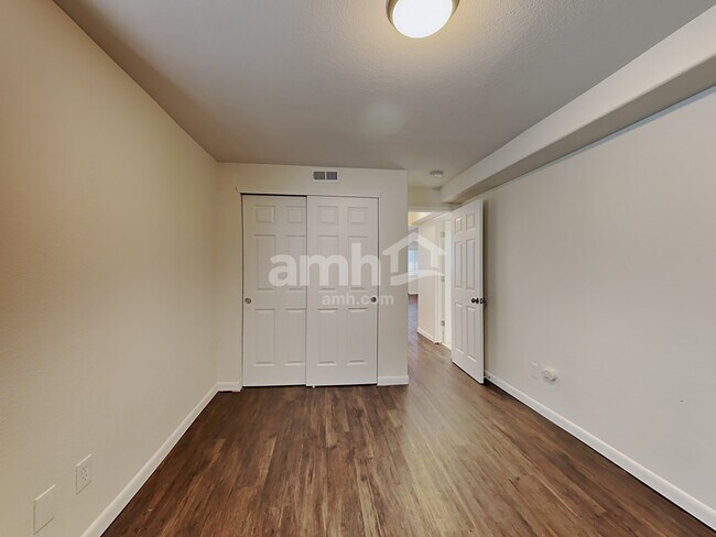 Building Photo - 6627 Sonny Blue Dr