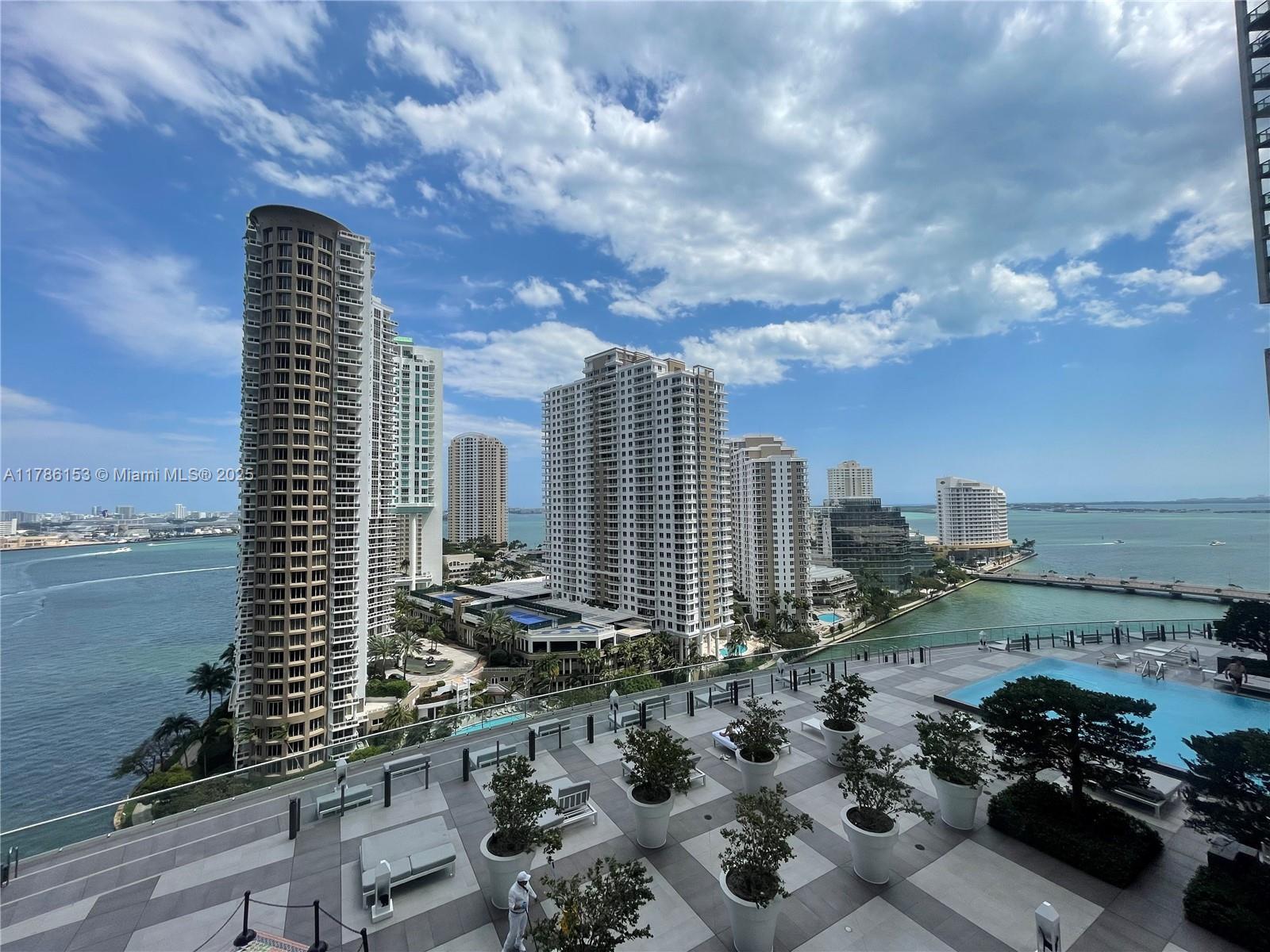 Building Photo - 465 Brickell Ave