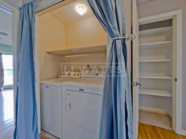 Building Photo - 3314 Sunniroc Cir