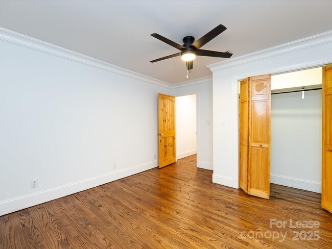Building Photo - 3109 Forest Lawn Dr