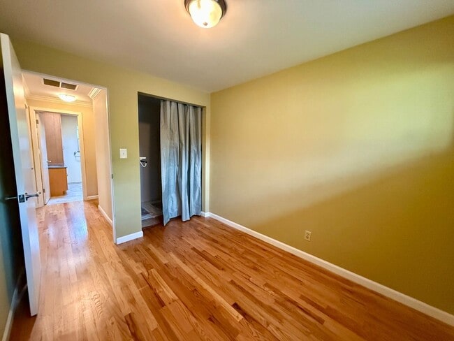 Building Photo - Charming 4-Bedroom Rental in the Heart of Downtown Bothell!