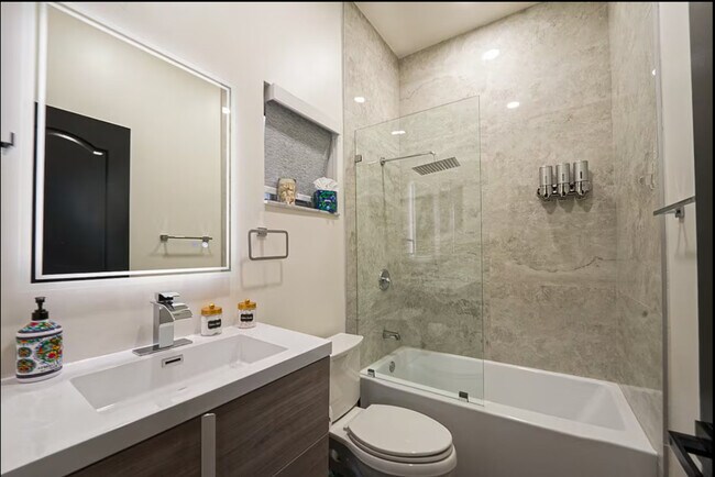 Building Photo - 2609 Center Ave