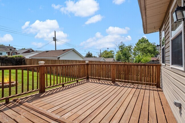 Building Photo - For the Big Dawgs