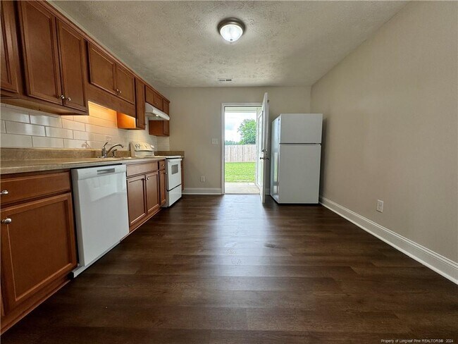 Building Photo - 312 E Jenkins St