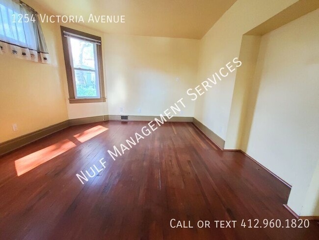 Building Photo - 1254 Victoria Ave