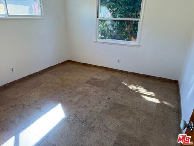 Building Photo - 1334 Morningside Way