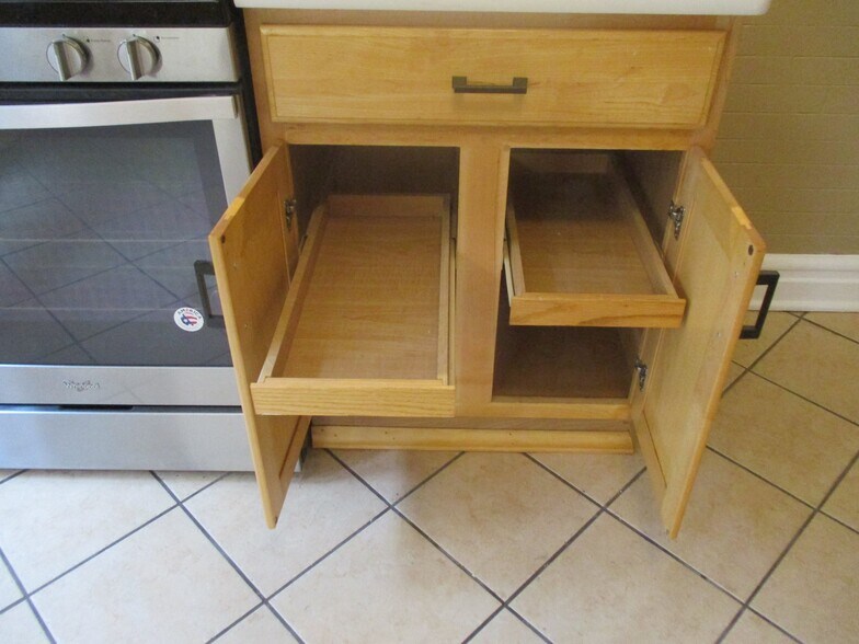 Building Photo - 1081 Terrace Dr